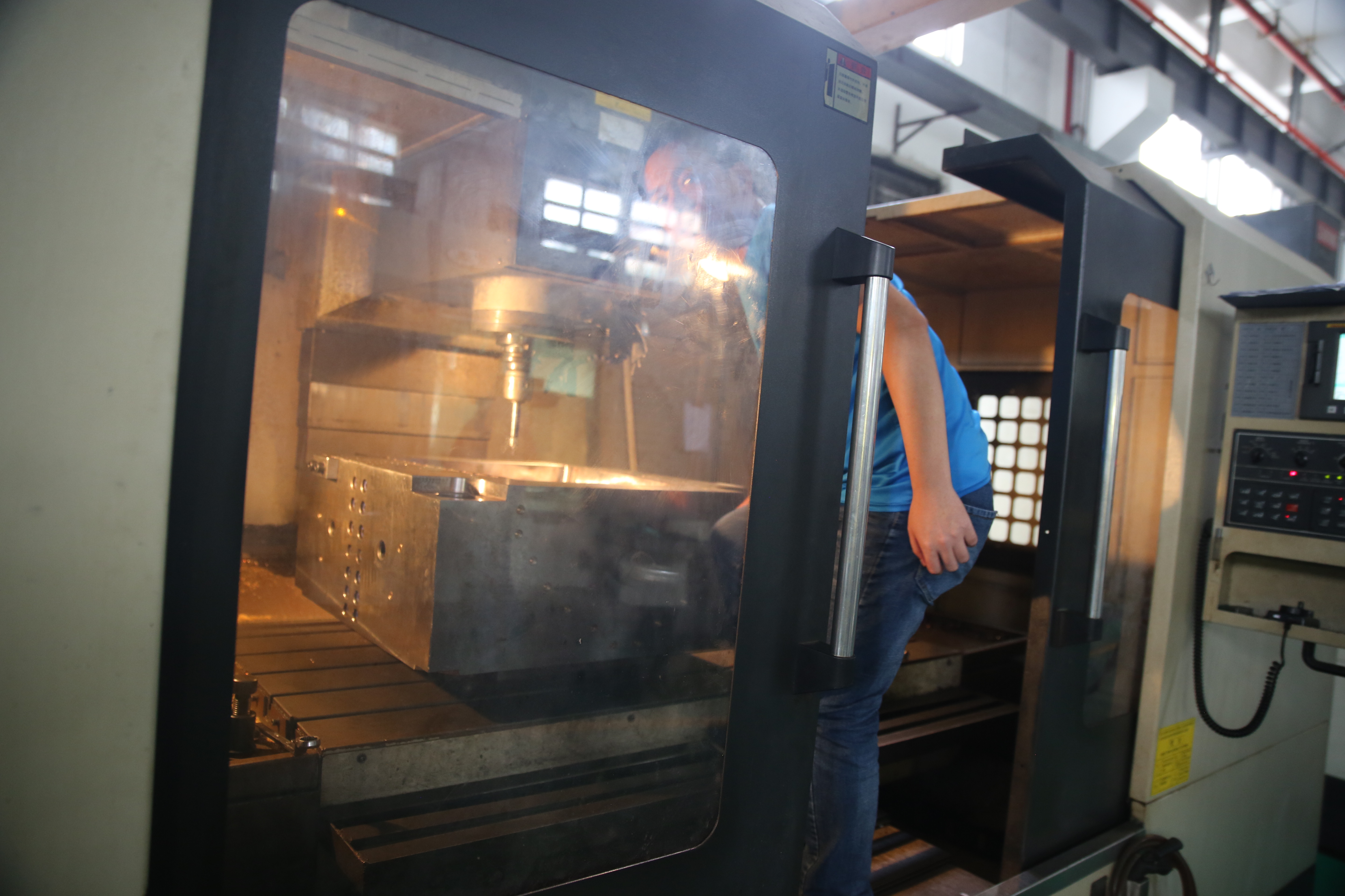 機(jī)器人模具現(xiàn)場(chǎng)圖片