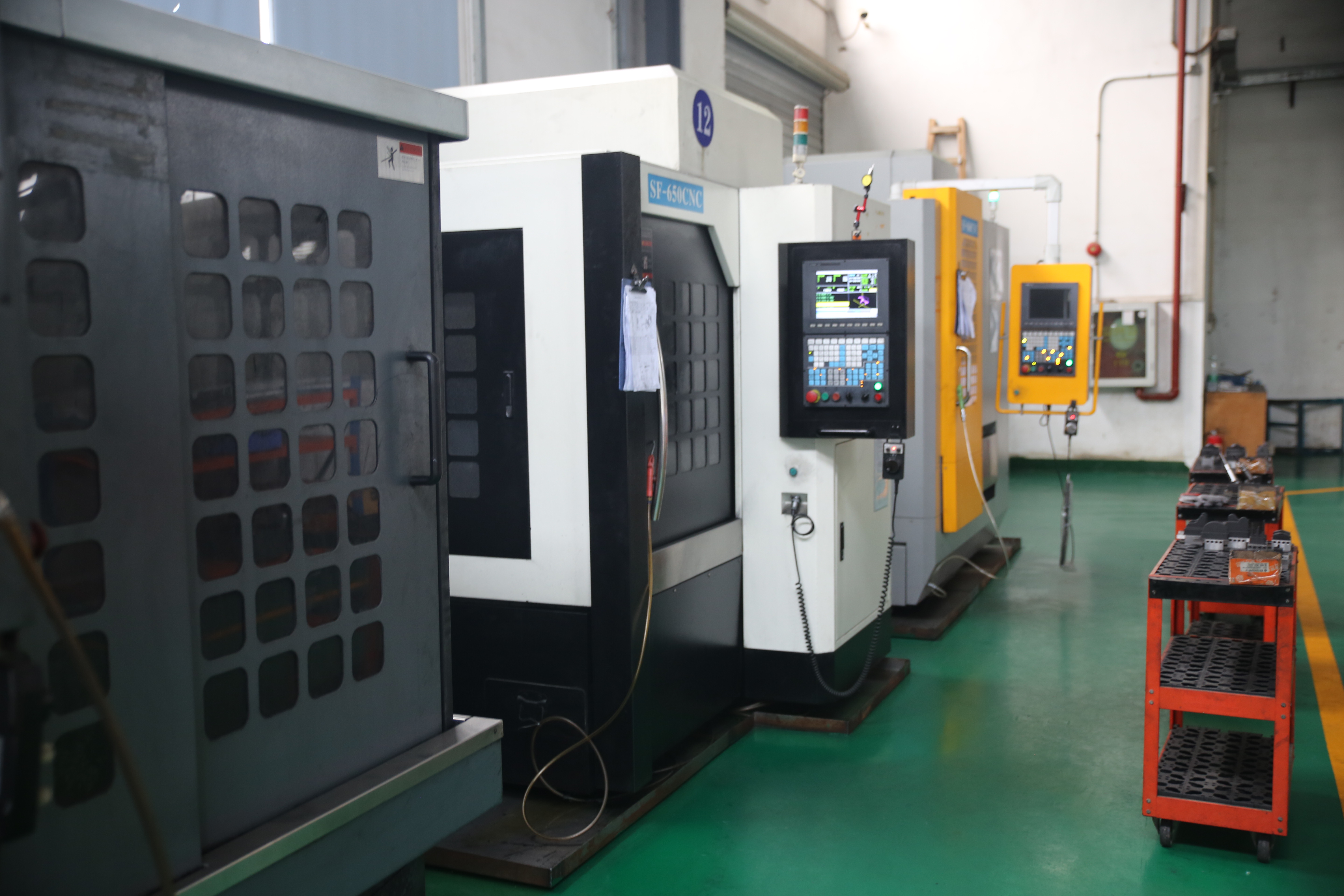 機(jī)器人模具制造現(xiàn)場(chǎng)